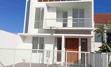 Rumah Baru Scandinavian Taman Belakang Luas Komplek Premium Di Antapani Bandung