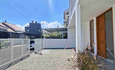 Rumah Baru Scandinavian Taman Belakang Luas Komplek Premium Di Antapani Bandung