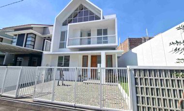 Rumah Baru Scandinavian Taman Belakang Luas Komplek Premium Di Antapani Bandung