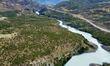 Campo en venta colindante al Río Baker de 104 hectáreas