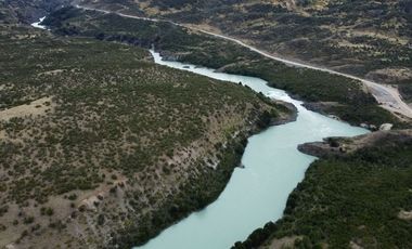 Campo en venta colindante al Río Baker de 104 hectáreas