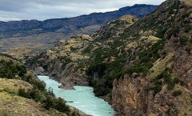 Campo en venta colindante al Río Baker de 104 hectáreas