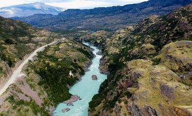 Campo en venta colindante al Río Baker de 104 hectáreas