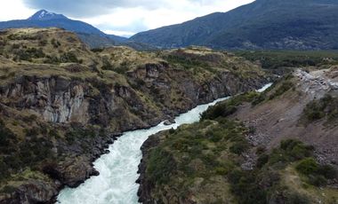 Campo en venta colindante al Río Baker de 104 hectáreas