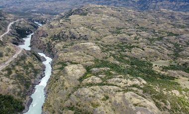 Campo en venta colindante al Río Baker de 104 hectáreas