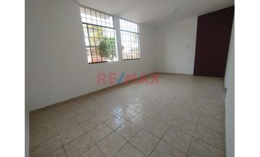 Venta De Departamento En 1Er Piso Urb.Tallanes//ID: 1181510