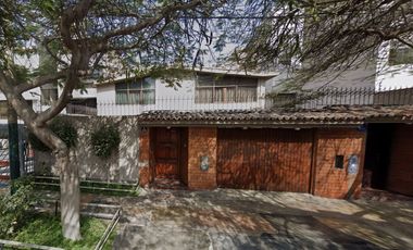 ¡Gran Oportunidad De Inversión En Surco! Casa Como Terreno En Venta