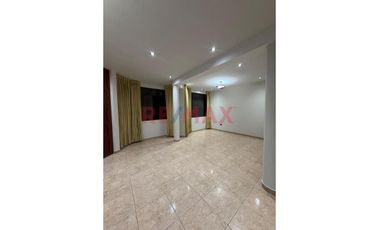 Venta De Departamento En 3Er Piso En Urb.Laguna Del Chipe//ID: 1176243