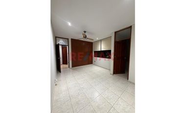 Venta De Departamento En 3Er Piso En Urb.Laguna Del Chipe//ID: 1176243