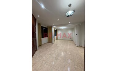Venta De Departamento En 3Er Piso En Urb.Laguna Del Chipe//ID: 1176243