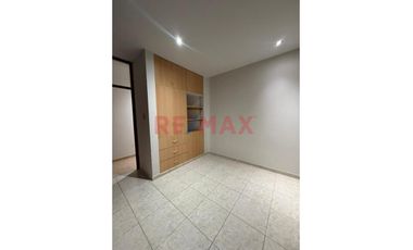 Venta De Departamento En 3Er Piso En Urb.Laguna Del Chipe//ID: 1176243