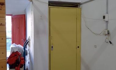 AMPLIA CASA AL FRENTE DE 3 AMBIENTES EN DOS PLANTAS