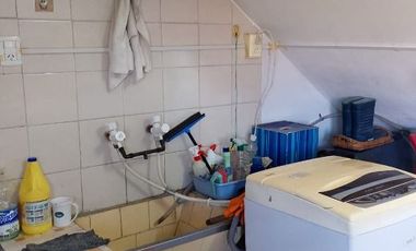 AMPLIA CASA AL FRENTE DE 3 AMBIENTES EN DOS PLANTAS