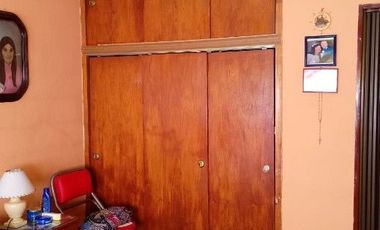 AMPLIA CASA AL FRENTE DE 3 AMBIENTES EN DOS PLANTAS