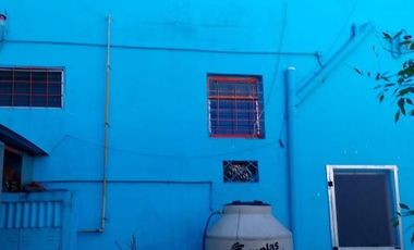 AMPLIA CASA AL FRENTE DE 3 AMBIENTES EN DOS PLANTAS