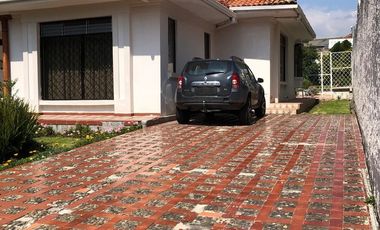 Casa de venta en cuenca sector Capulispamba, a 10 min del centro de Cuenca