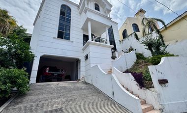 Casa en Renta en Lomas del Paseo, Monterrey, Nl, Cerca de Valle Oriente