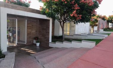 CASA EN VENTA NUEVA LOMBARDIA TERRENO EXCEDENTE $ 5,750,000