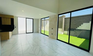 CASA EN VENTA NUEVA LOMBARDIA TERRENO EXCEDENTE $ 5,750,000