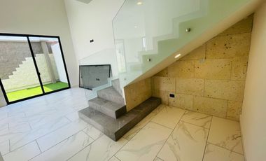 CASA EN VENTA NUEVA LOMBARDIA TERRENO EXCEDENTE $ 5,750,000