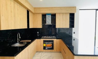 CASA EN VENTA NUEVA LOMBARDIA TERRENO EXCEDENTE $ 5,750,000
