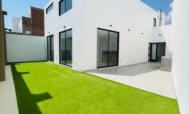CASA EN VENTA NUEVA LOMBARDIA TERRENO EXCEDENTE $ 5,750,000