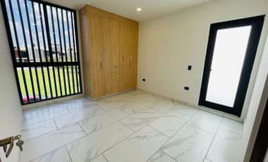 CASA EN VENTA NUEVA LOMBARDIA TERRENO EXCEDENTE $ 5,750,000
