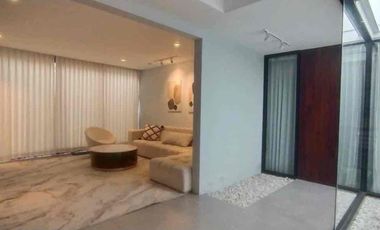 Villa di Jual Type Modern Tropical , di Canggu Bali , 5 menit ke Finns Beach Club , 5 Menit ke Atlas