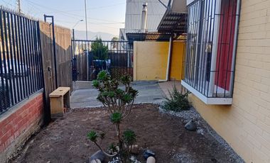 Arriendo casa 2 pisos Villa los jardines, Hijuelas