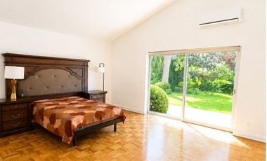 Casa amplia en renta en Lomas Hipódromo con departamento independiente