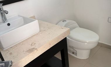 CASA EN RENTA EN FRACC VALLE REAL