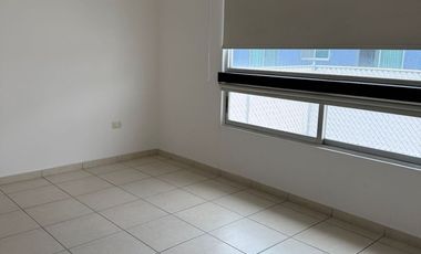 CASA EN RENTA EN FRACC VALLE REAL