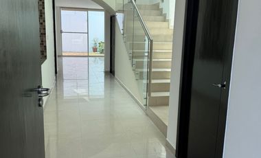 CASA EN RENTA EN FRACC VALLE REAL