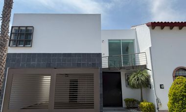CASA EN RENTA EN FRACC VALLE REAL
