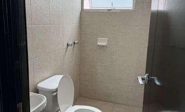 CASA EN RENTA EN FRACC VALLE REAL