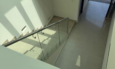 CASA EN RENTA EN FRACC VALLE REAL