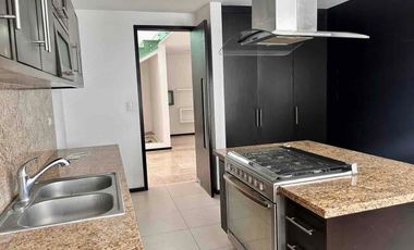 RENTA CASA LOMAS DE ANGELOPOLIS 1 / AMPLIA / JARDÍN ENORME / 4 recámaras