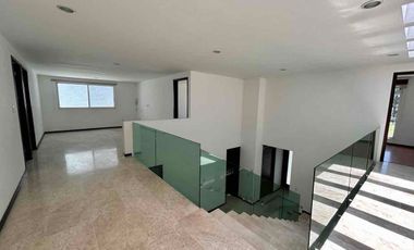 RENTA CASA LOMAS DE ANGELOPOLIS 1 / AMPLIA / JARDÍN ENORME / 4 recámaras