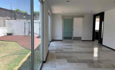 RENTA CASA LOMAS DE ANGELOPOLIS 1 / AMPLIA / JARDÍN ENORME / 4 recámaras