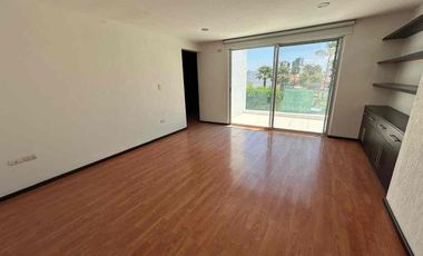 RENTA CASA LOMAS DE ANGELOPOLIS 1 / AMPLIA / JARDÍN ENORME / 4 recámaras