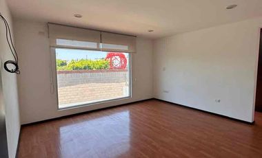 RENTA CASA LOMAS DE ANGELOPOLIS 1 / AMPLIA / JARDÍN ENORME / 4 recámaras