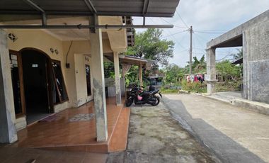 Rumah di dalam Kampung Jla. Palagan km 12