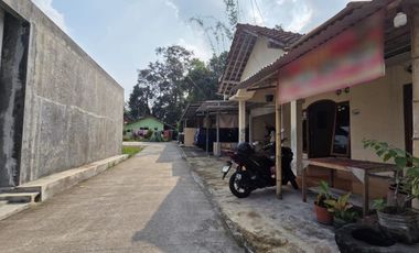 Rumah di dalam Kampung Jla. Palagan km 12