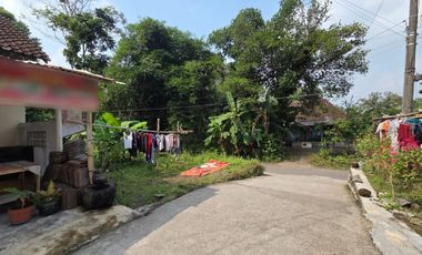 Rumah di dalam Kampung Jla. Palagan km 12