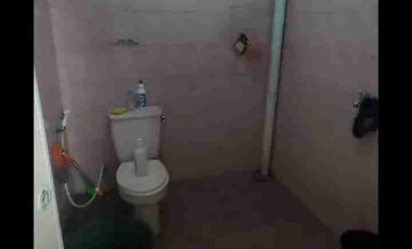 Rumah 2 lantai dengan akses 2 mobil, bagus, dekat tol dan stasiun Cawang di Asem Baris, Jaksel