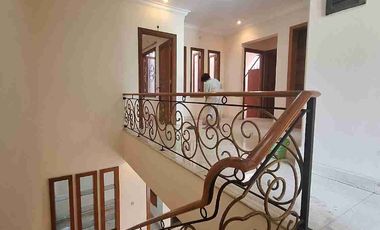 Di Jual Cepat Murah Rumah Megah Full Marmer Lokasi Strategis di Rawamangu Jakarta Timur