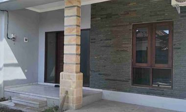 Dijual Rumah SHM 2 lantai lokasi strategis dekat pusat kota Denpasar