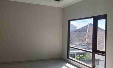 Dijual Rumah SHM 2 lantai lokasi strategis dekat pusat kota Denpasar