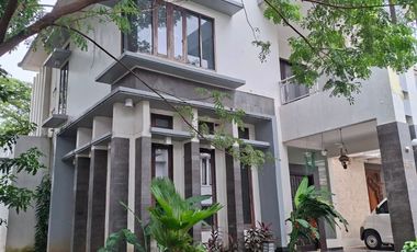 Rumah Mewah 2 Lantai Hook Taman Cipto