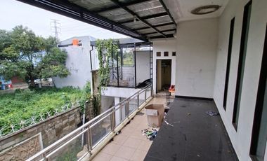 Rumah Mewah 2 Lantai Hook Taman Cipto